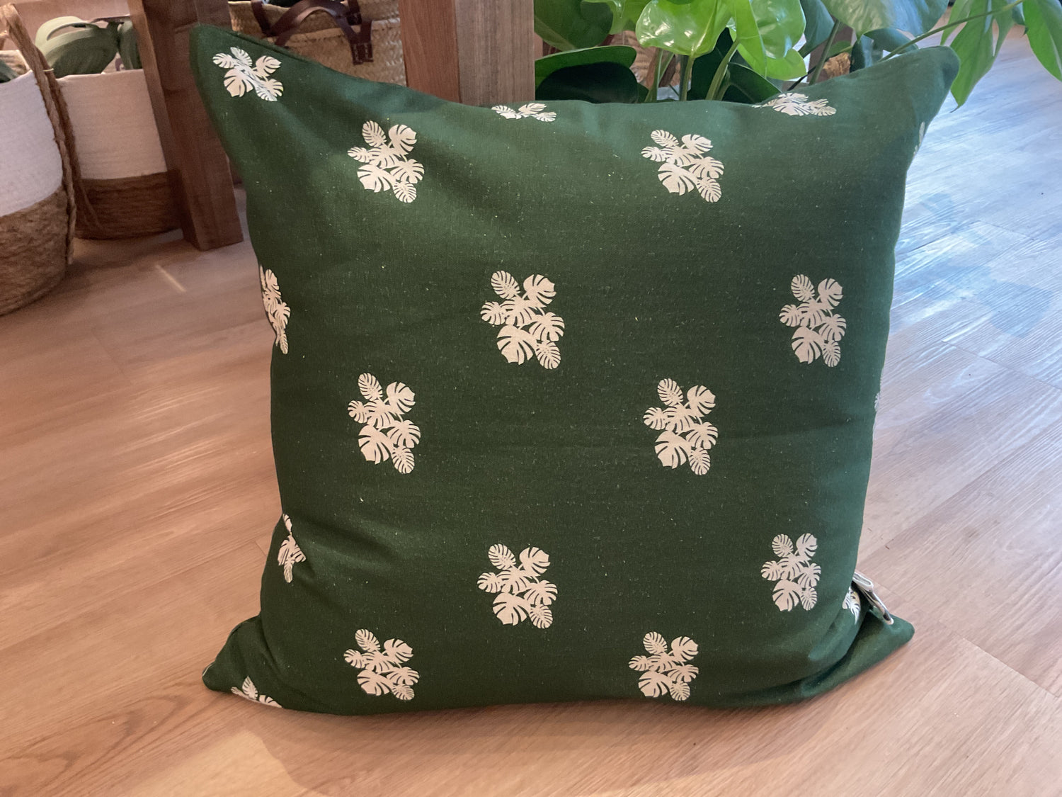 Jen Sutherland Studio Pillow 22“ Palms